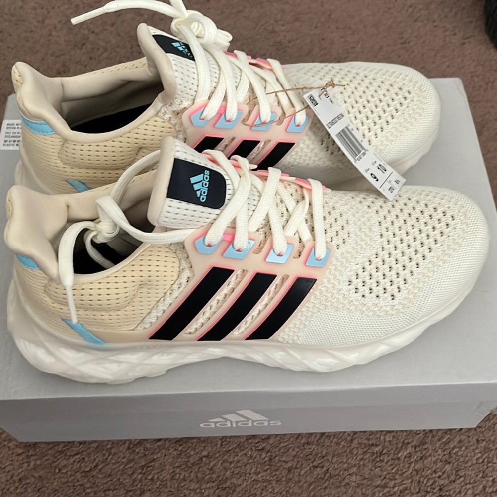 Adidas Ultraboost Web DNA US 9 size